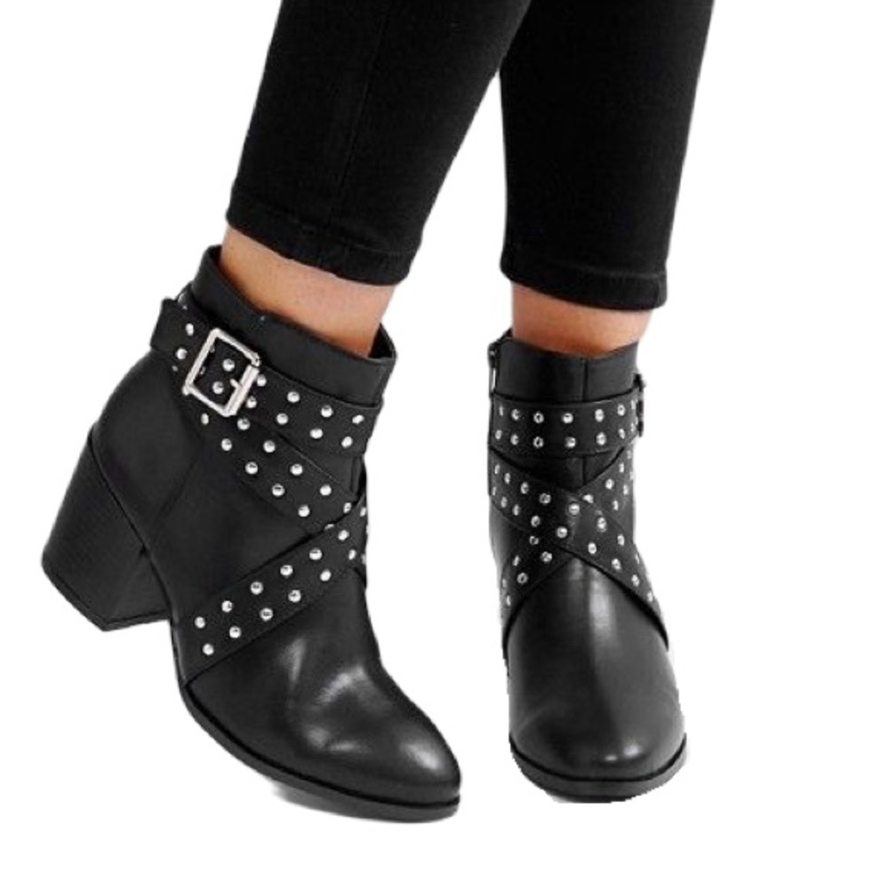 London Rebel Stud Wrap Buckle Boots Size 38